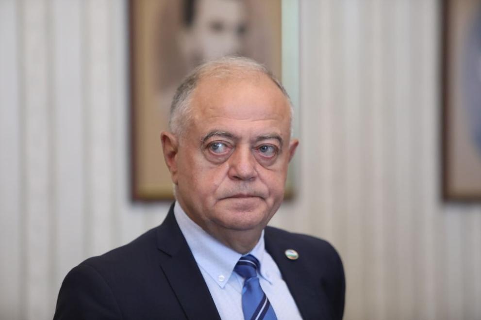 Атанас Атанасов от Продължаваме промяната Демократична България е подал