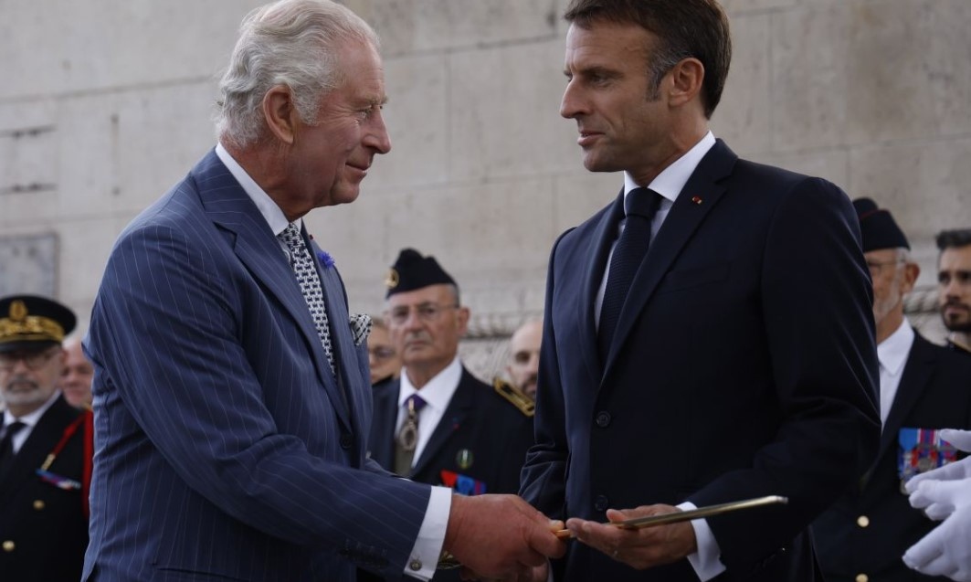Британският крал Чарлз Трети пристигна във Франция за тридневно държавно