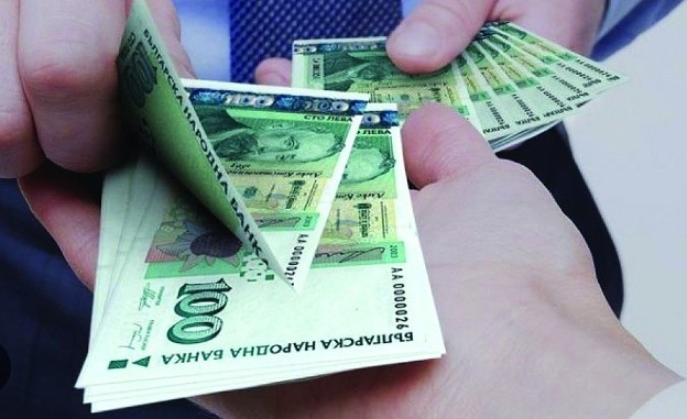 Минималната заплата за най ниската академична длъжност в държавните висши училища