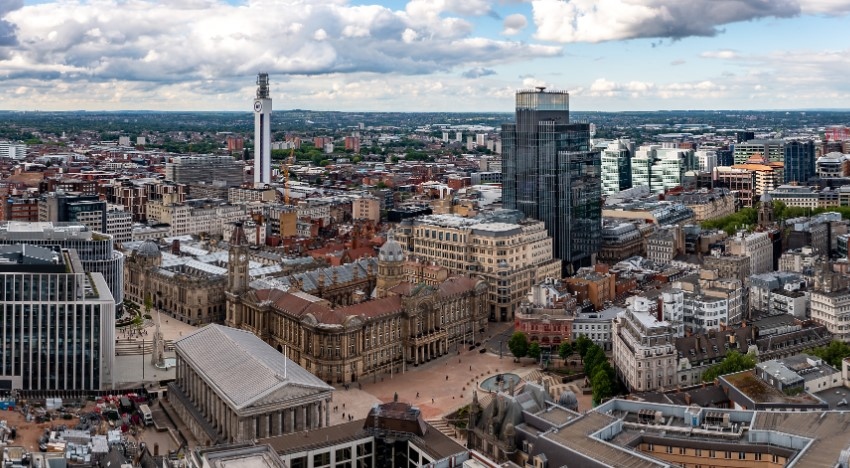 Бирмингам вторият най голям град в Обединеното кралство след Лондон