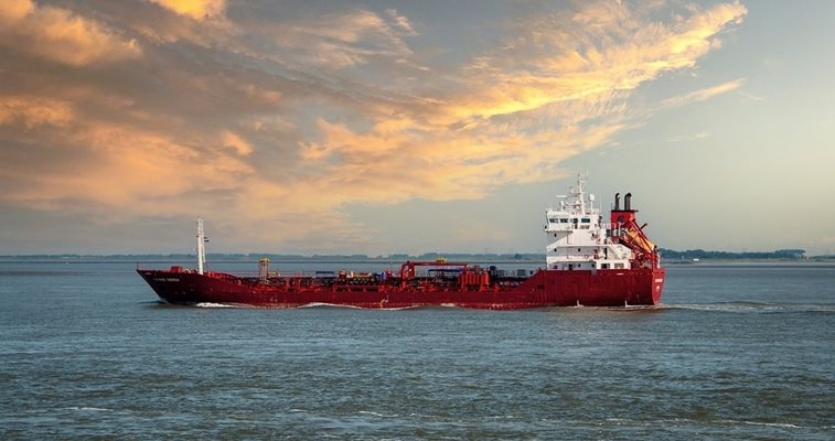 Товарният кораб Резилиънт Африка натоварен със зърно от Украйна е