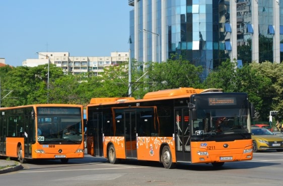 Столичният градски транспорт страда от сериозен недостиг на шофьори За