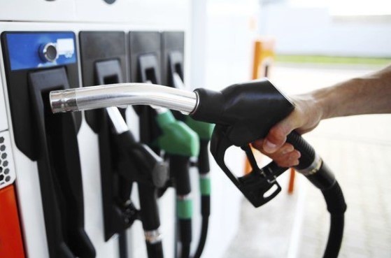 Бензиностанции се опитват да вдигнат цените на горивата. Дизелът и