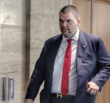 Депутатът от ДПС Делян Пеевски направи поредната си дневна сводка