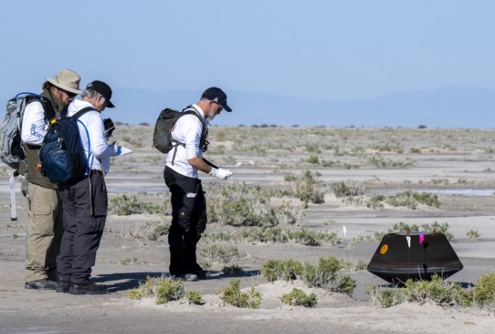 В капсулата взета при мисията Осирис Рекс е открит черен прах