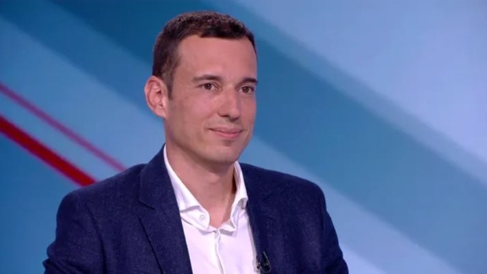 Фирмата която съм основал с трима приятели е основана с