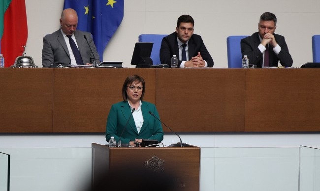 Напрежението по пътищата расте има блокирани магистрали огромно количество жандармерия