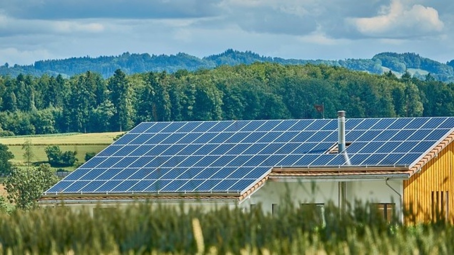 Соларната индустрия в Европа ще има нужда от стотици хиляди квалифицирани служители в следващите години