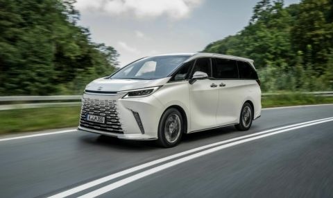 Половин година след премиерата на Lexus LM сега той бе