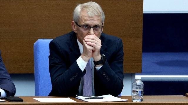 Премиерът Николай Денков участва в дебата в НС за проекта