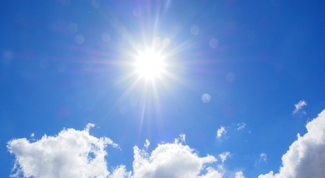В събота ще бъде предимно слънчево Вятърът ще е слаб