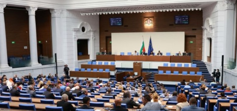 Председателят на парламента Росен Желязков свиква извънредно заседание на Народното