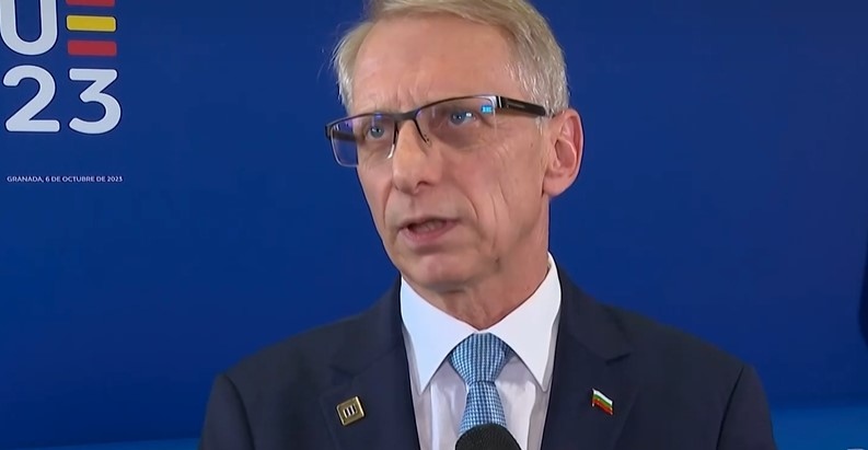 Няма основание за оставка на министъра на отбраната Тодор Тагарев