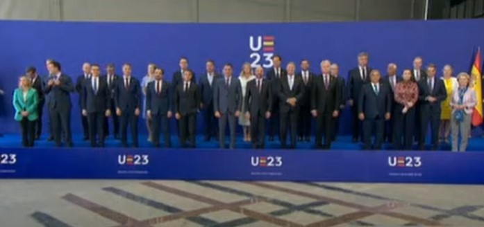 Лидерите на страните от ЕС продължават да заседават в испанския