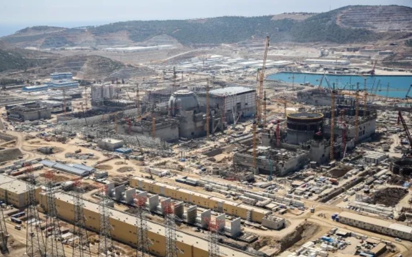 Пускането в експлоатация на първия реактор на първата атомна електроцентрала