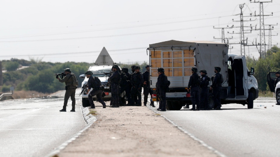 Депутати от Продължаваме промяната Демократична България БСП и ДПС