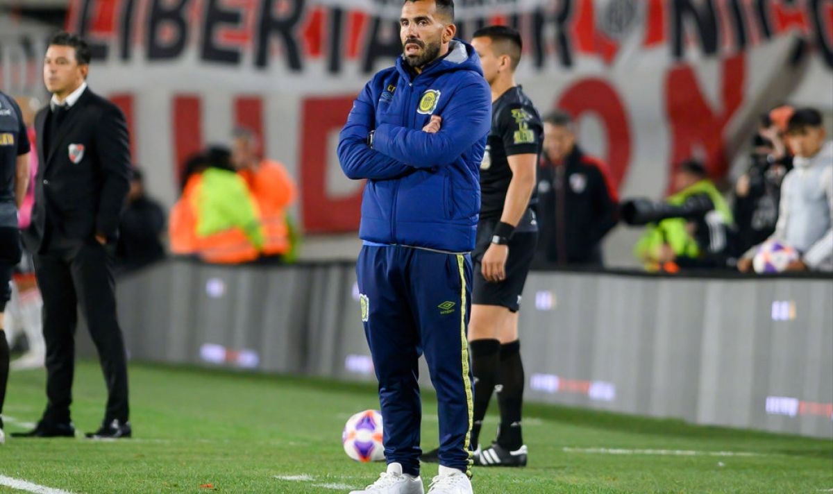 Карлос Тевес треньорът на славния аржентински Индепендиенте призна че трима