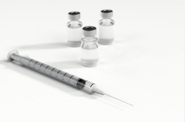 Обикновено нашата имунна система атакува вирусите и бактериите които са