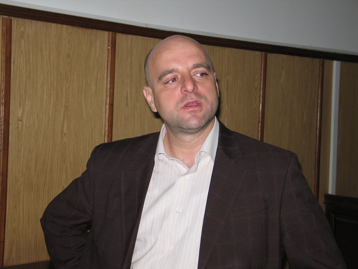 Пернишкият прокурор Бисер Михайлов е задържан  заради побой над съпругата