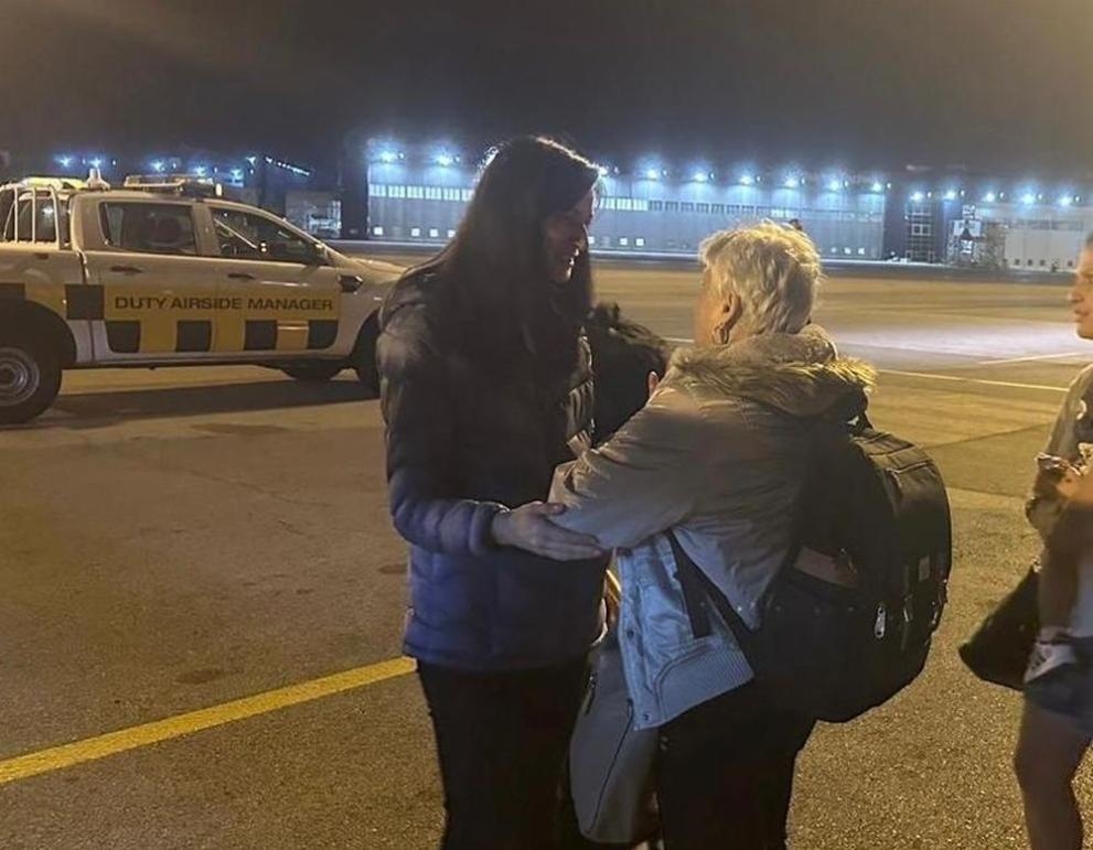 96 души повечето от които с българско гражданство и някои