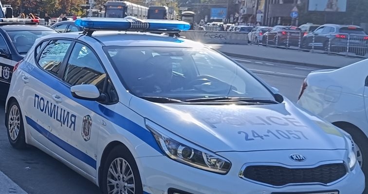 СДВР провежда акция срещу купения вот в София Полицаи претърсват