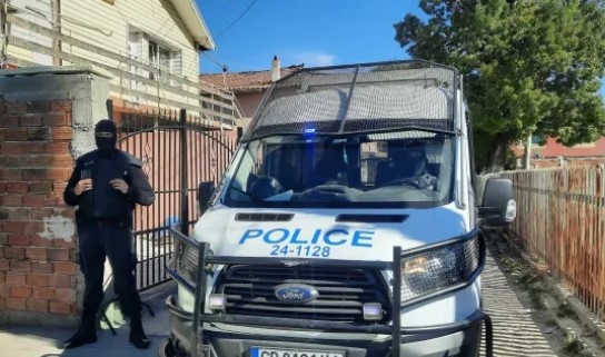 Двама са задържани за купуване на гласове в столичния квартал