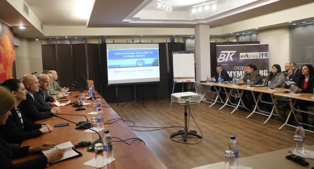 Министърът на отбраната Тодор Тагарев и Н Пр Кенет Мертен