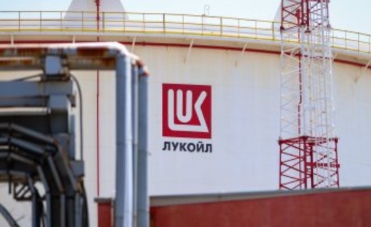 Лукойл не търси купувач за рафинерията в Бургас Това са