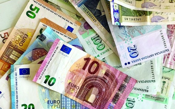 Подготовката за въвеждане на еврото в България играе ролята на