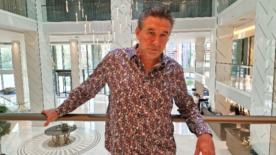 Американският актьор сценарист и продуцент Уилям Болдуин ще снима филм