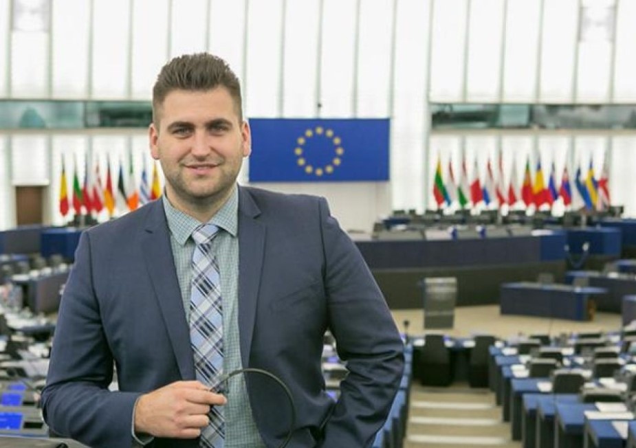 Ставане в 5 сутринта изтощително учене цял ден храна сън