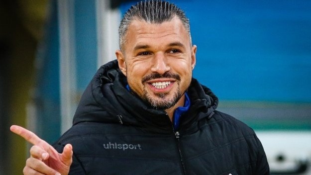 Валери Божинов сътвори голова фиеста при дебюта си за новия