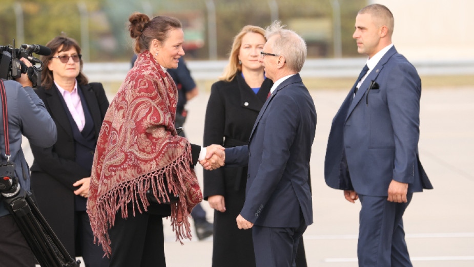 България не очаква днес да получи отговор от Австрия за