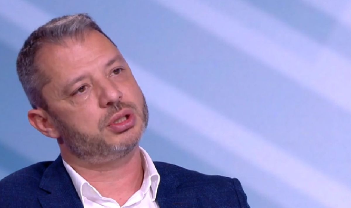 Аз не мога да разбера защо така се дърпат за