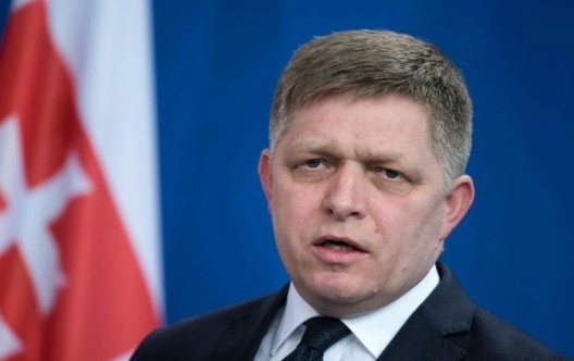 Новият премиер на Словакия Роберт Фицо обяви днес че страната