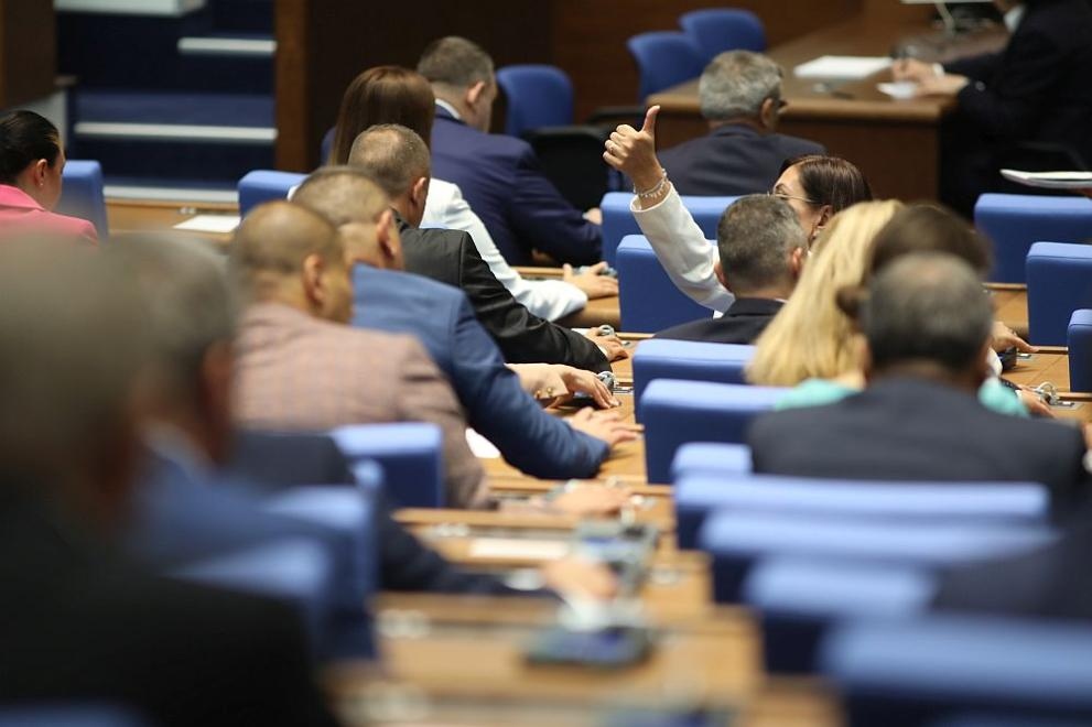 Председателят на парламента Росен Желязков обяви че се е провел