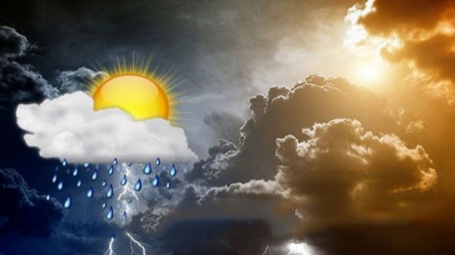 През нощта през страната ще премине студен атмосферен фронт съобщиха