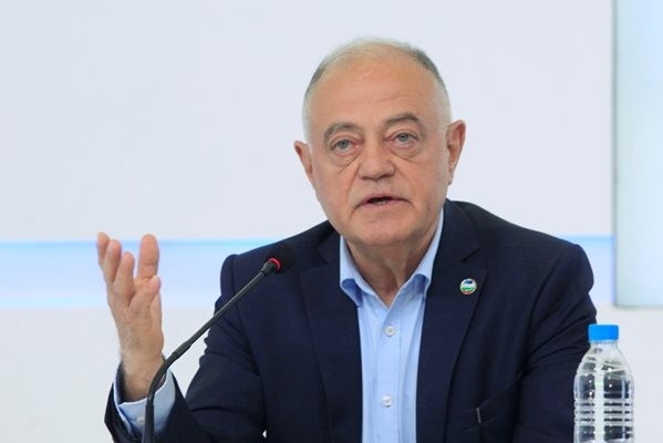За незабавна процедура за освобождаване от длъжност на ръководството на