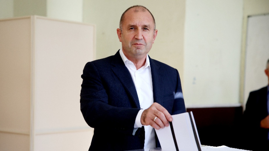 Президентът Румен Радев заяви че най важно днес е да се