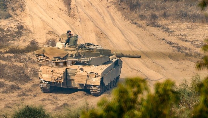 Израелски танкове навлязоха в покрайнините на Газа и прекъснаха ключов