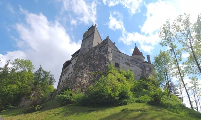 Известен заради връзката си с влашкия владетел Влад Цепеш който