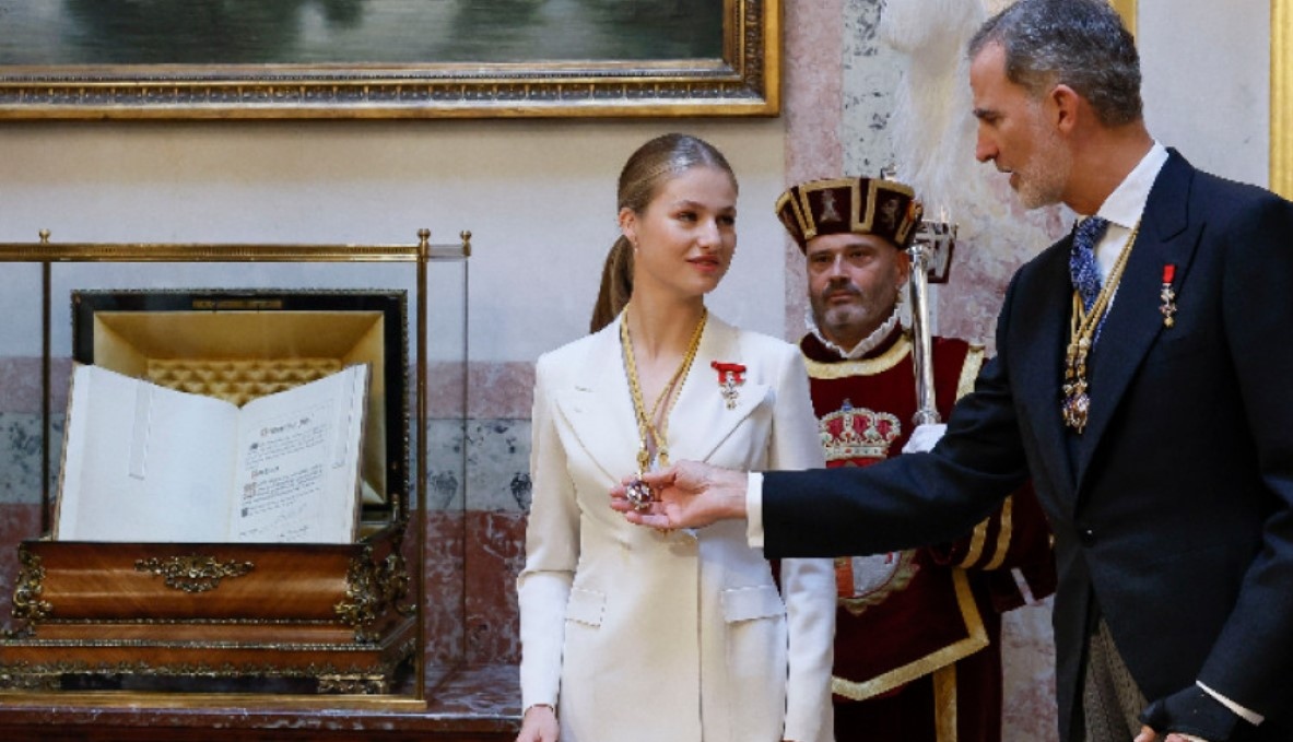 Престолонаследничката на Испания принцеса Леонор се закле в Конституцията в