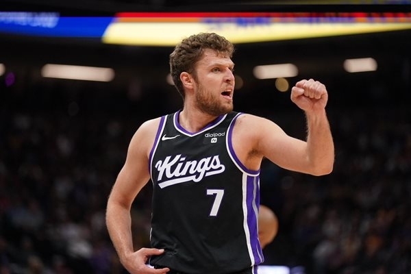 Александър Везенков е №215 по заплата в НБА от 470 баскетболисти