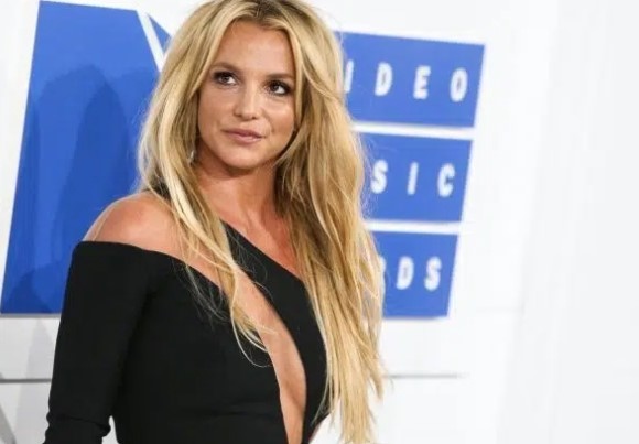 Дългоочакваните мемоари на Бритни Спиърс озаглавени The Woman in Me
