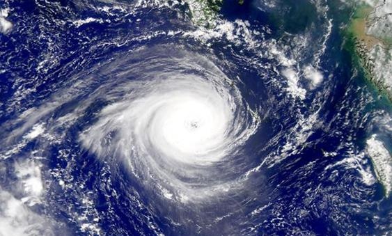 Утре ще мине циклон през България големите бели през Европа