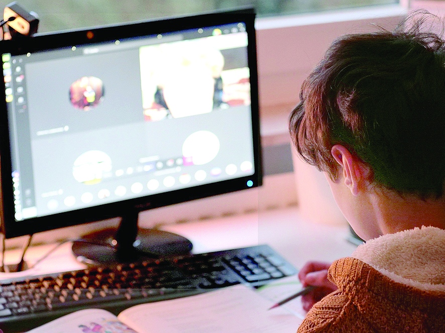 17 323 учители ще преминат обучение за работа с платформата