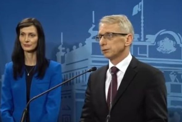 Министър председателят Николай Денков и вицепремиерът и министър на външните работи