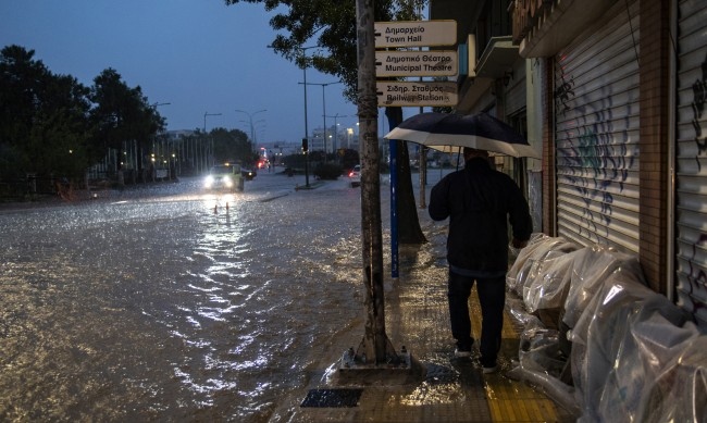 Гръцките власти отправиха предупреждение да не бъдат планирани пътувани заради