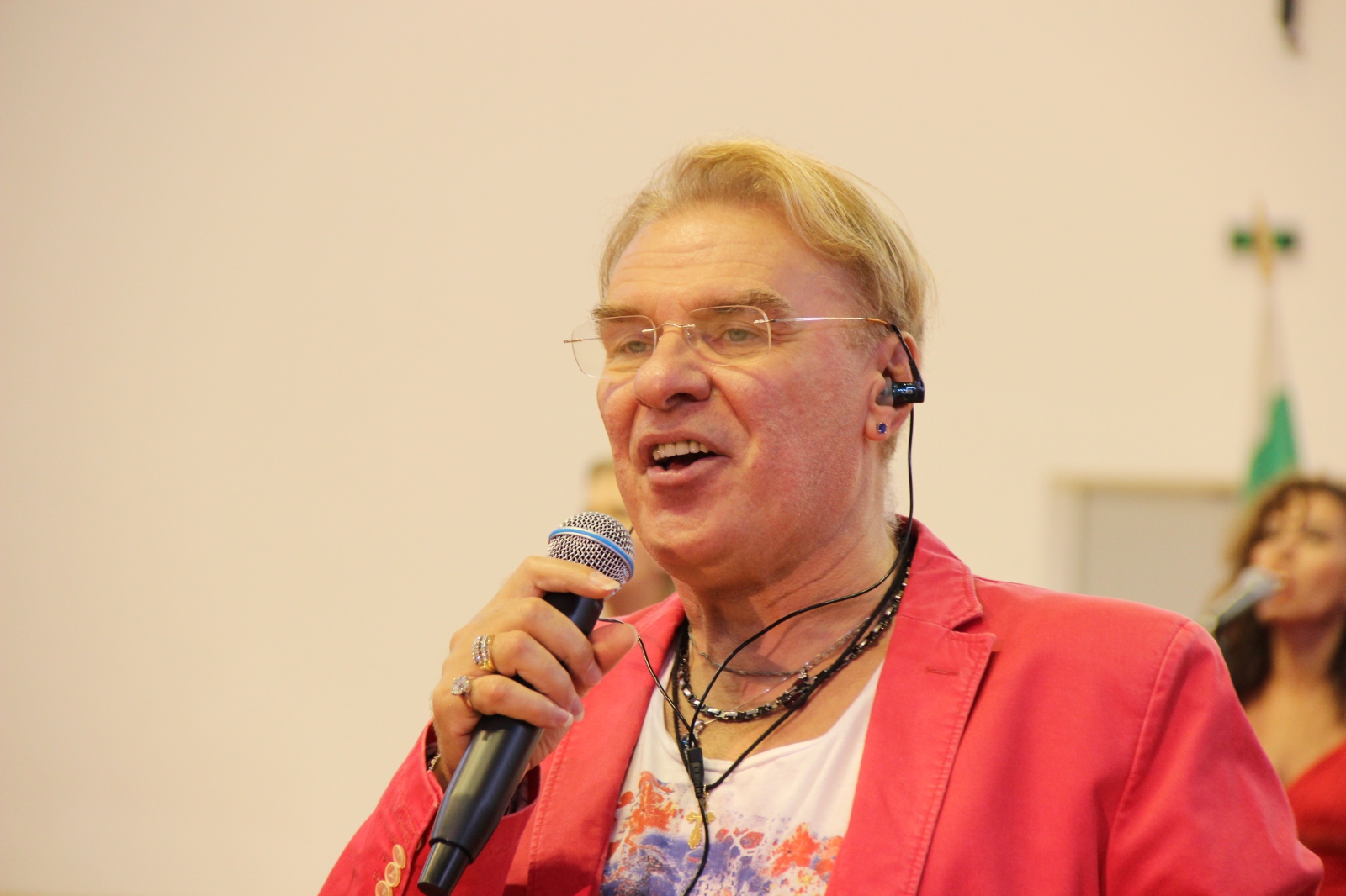 Живата легенда на българската поп музика Васил Найденов призна че