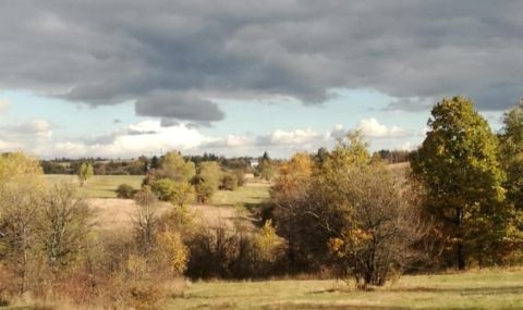 Облачността ще се разкъсва и намалява до предимно слънчево предаде